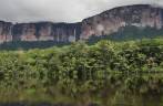 A maravilhosa paisagem no caminho para o Salto Angel, em Canaima, no sul da Venezueka